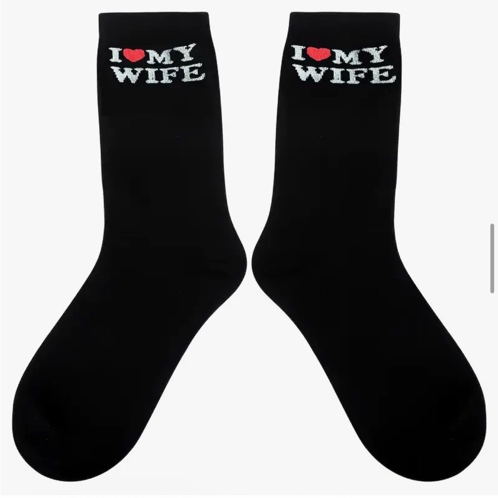 New Black 'I Love My Wife' Socks - Picture 2 of 3